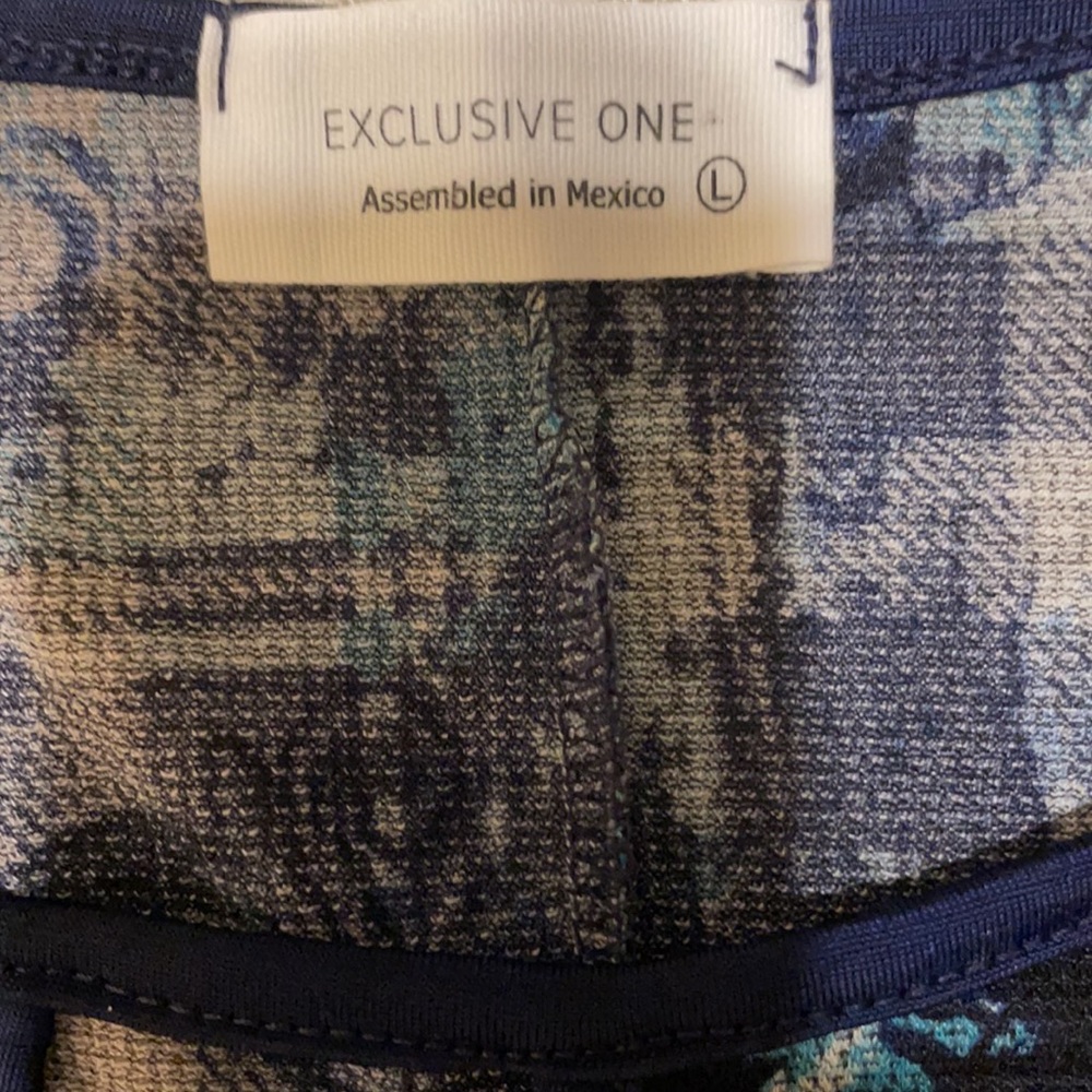 Exclusive One Women’s SZ L 3/4 Sleeve Blue/ Top - Picture 5 of 8